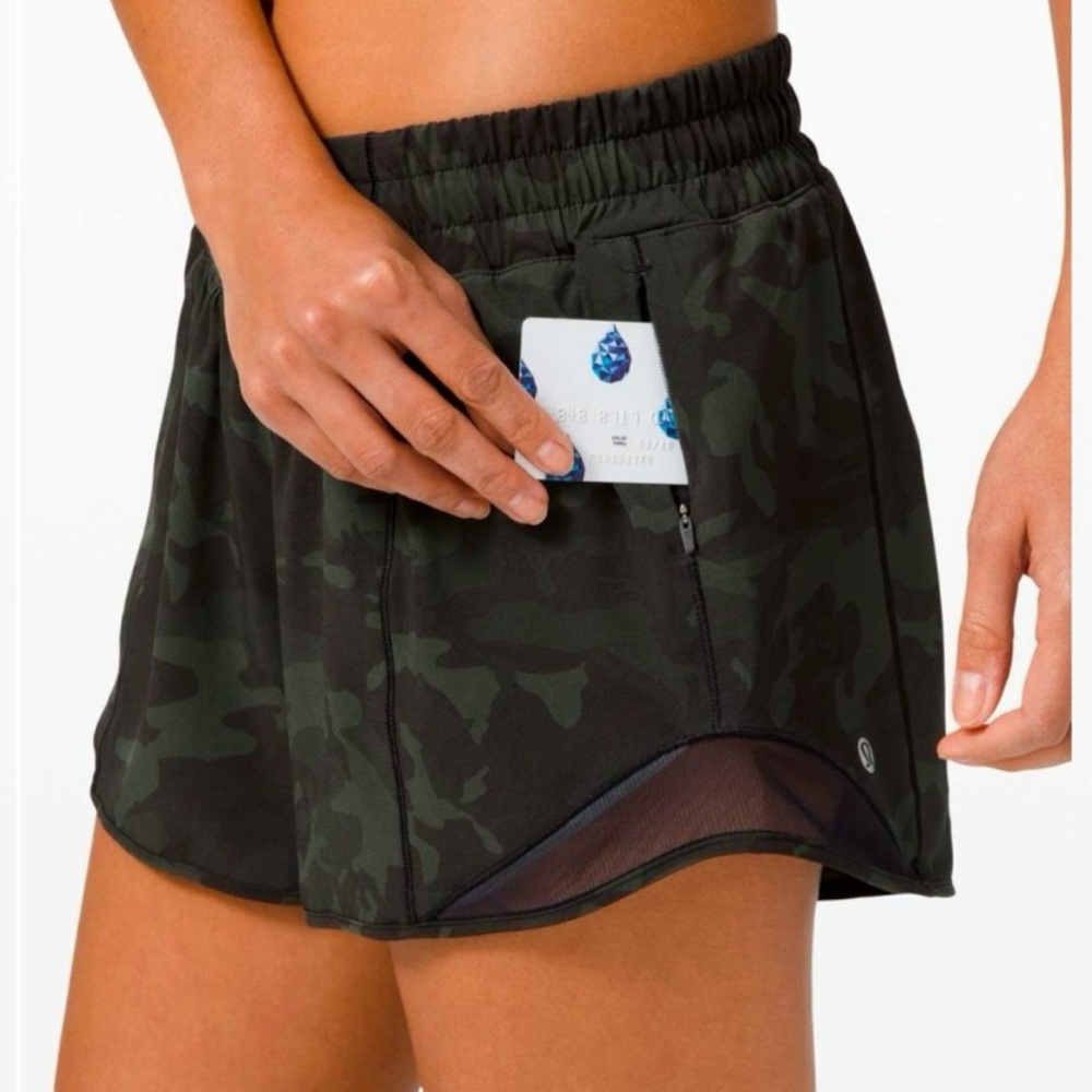 Lululemon Hotty Hot Short II *Long 4" Incognito Camo Multi Gator Green / Size 4